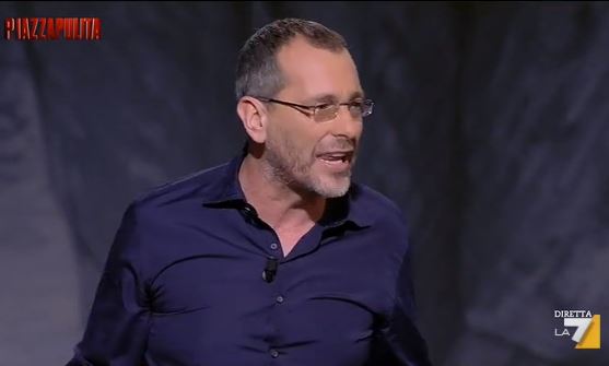 PIAZZAPULITA, DI BATTISTA VS RENZI: “CREDIBILE COME I MAFIOSI”. SCONTRO IN STUDIO, FORMIGLI SI INFURIA (VIDEO)