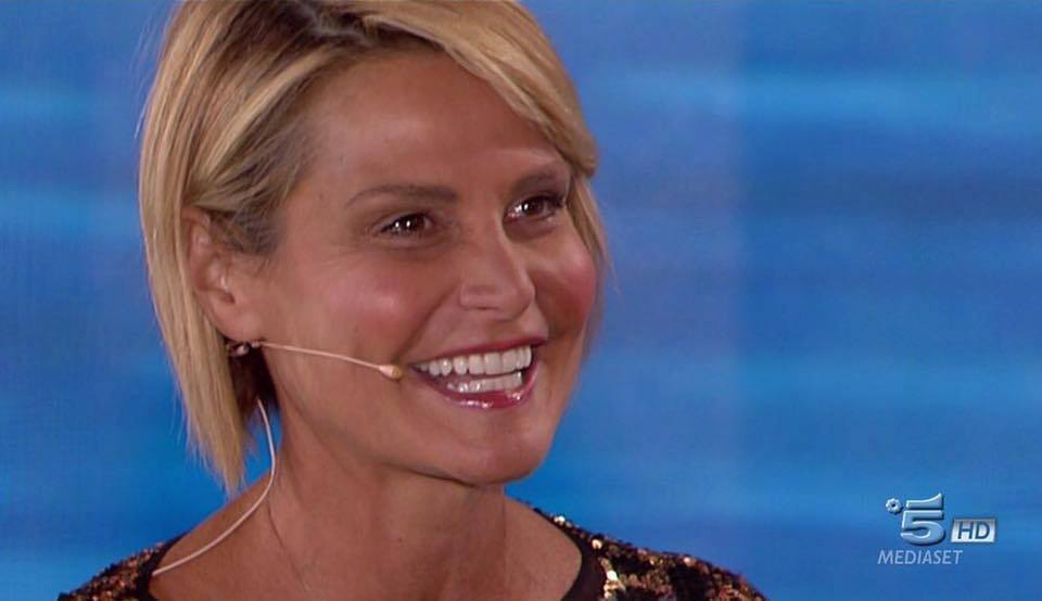 BOOM! SIMONA VENTURA CONTRO TUTTI AL MAURIZIO COSTANZO SHOW