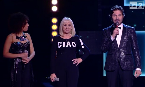 THE VOICE: RAFFAELLA CARRA’ ANNUNCIA IL SUO ADDIO