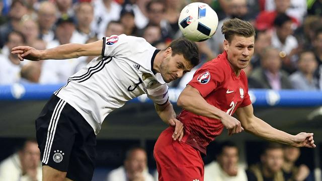 ASCOLTI TV | GIOVEDI 16 GIUGNO 2016. IN 7,3 MLN PER GERMANIA-POLONIA (29.17%), DISASTRO MASTERS OF MAGIC (7.29%). FLIGHT 616 CHIUDE AL 3.93%