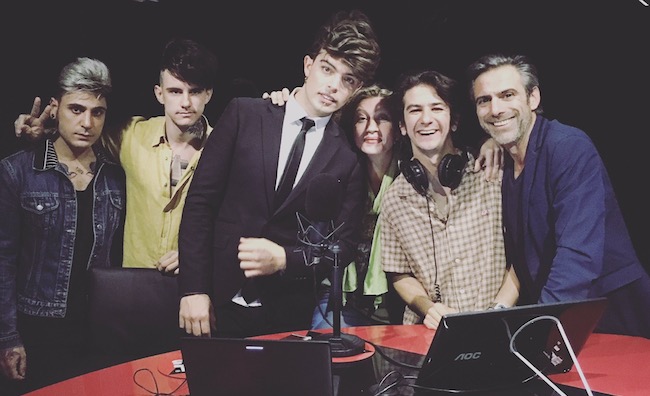 THE KOLORS E MANDELLI: PACE FATTA