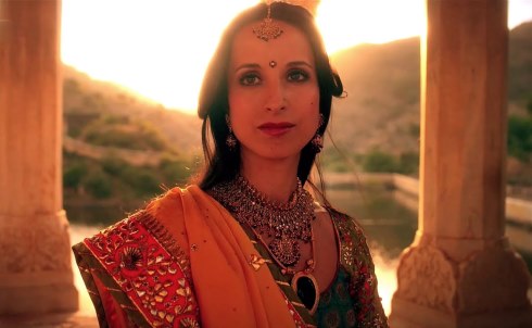 LA RAGAZZA CON LO SMERALDO INDIANO: IL PRIMO WEEKEND ESTIVO DI RA1 OSPITA UNA MINISERIE TEDESCA STILE BOLLYWOOD (FOTO)