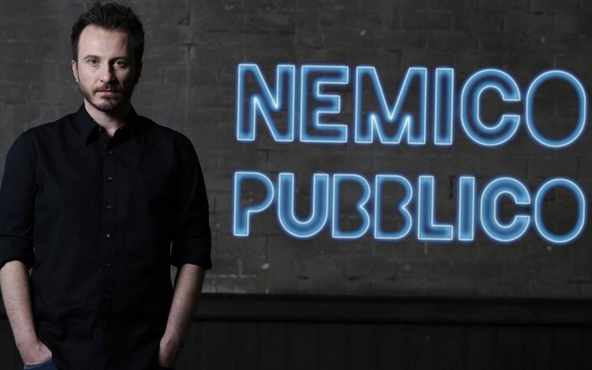 NEMICO PUBBLICO: LA SATIRA SOCIALE DI GIORGIO MONTANINI TORNA SU RAI3