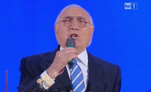 PIPPO BAUDO FESTEGGIA IN DIRETTA I SUOI 80 ANNI AI WIND MUSIC AWARDS 2016