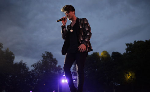 SPUTO DEI THE KOLORS AGLI MTV AWARDS, FRANCESCO MANDELLI SU FACEBOOK: “VOLEVATE PICCHIARMI”