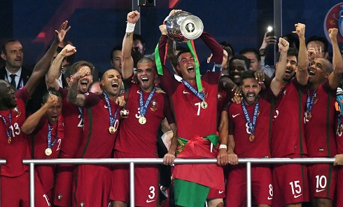 ASCOLTI TV | DOMENICA 10 LUGLIO 2016: IN 10 MILIONI PER LA FINALE DEGLI EUROPEI (45,31%). SU RAI 2 LE REGOLE DEL DELITTO PERFETTO (SENZA CENSURA) AL 2,40%