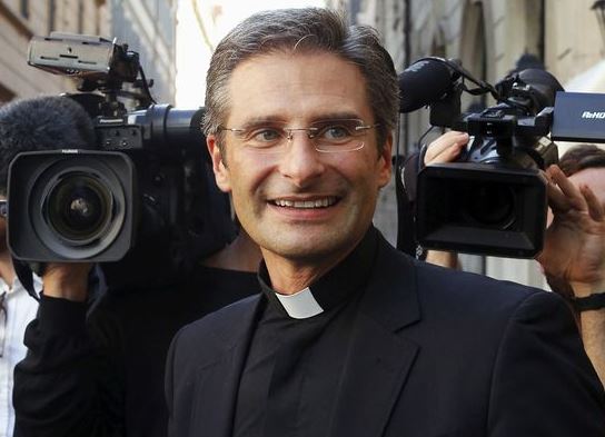 IN ONDA: CHARAMSA OSPITE SU LA7. L’EX MONSIGNORE GAY TORNA IN TV