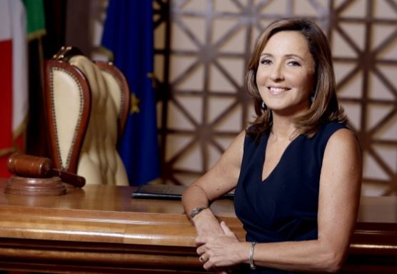 FORUM: PALOMBELLI TORNA CON UNO SPECIALE DOMENICALE SUI NUOVI DIRITTI. MONICA CIRINNÀ COMMENTA LE CAUSE