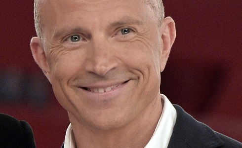 GIORGIO MASTROTA: “RENZI SI RIVOLGE ALLA TELECAMERA CON L’ATTEGGIAMENTO DI CHI DICE..VENGHINO, SIGNORI VENGHINO”