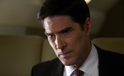 CRIMINAL MINDS: THOMAS GIBSON LICENZIATO. HA PRESO A CALCI L’AUTORE