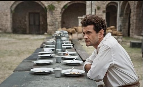 PROGRAMMI TV DI STASERA, LUNEDÌ 22 AGOSTO 2016. SU RAI1 UN MONDO NUOVO CON VINICIO MARCHIONI