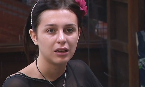 GRANDE FRATELLO VIP, GIORNO 9. ANDREA DAMANTE RESPINGE ASIA: “NON ACCAREZZARMI”. LITE TRA MOSETTI E CASALEGNO