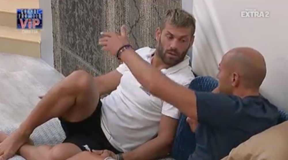 Bettarini parla a Russo delle sue amanti - GFVip