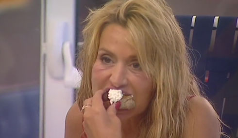 GRANDE FRATELLO VIP, GIORNO 5: VALERIA MARINI E’ CONVINTA CHE USCIRA’ IL PIU’ FAMOSO