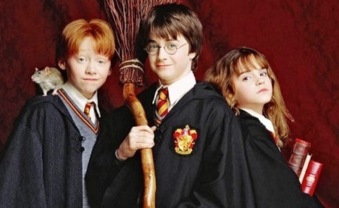 PROGRAMMI TV DI STASERA, SABATO 22 OTTOBRE 2016. SU ITALIA1 HARRY POTTER E LA PIETRA FILOSOFALE