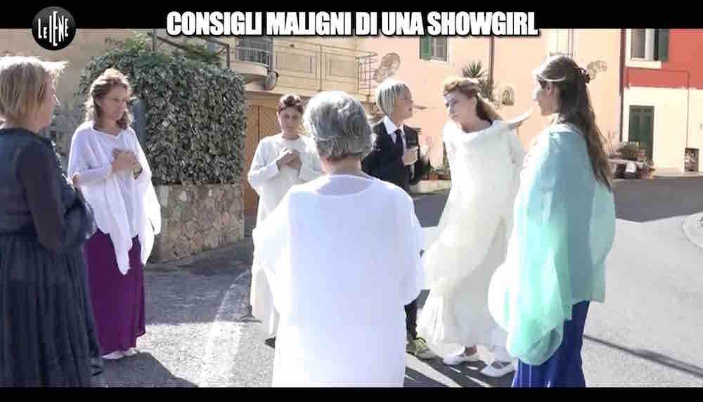 LE IENE: BRIGLIADORI SHOCK, AGGREDISCE E PICCHIA NADIA TOFFA E UNA COMPLICE DEL PROGRAMMA