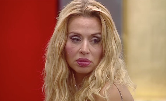 ASCOLTI TV | LUNEDI 17 OTTOBRE 2016. VICINI L’ALLIEVA (4,8 MLN – 19.5%) E GF VIP (4 MLN – 21.1%). PECHINO EXPRESS NON VA OLTRE L’8%