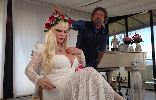 CICCIOLINA COMPIE 65 ANNI. STASERA IL DOCUMENTARIO ‘L’ARTE DELLO SCANDALO’