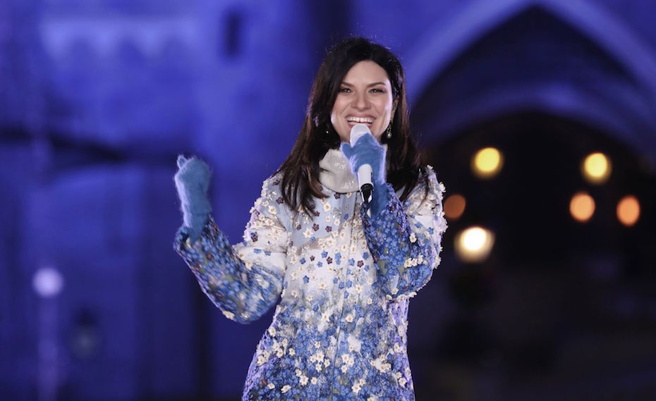 LAURA XMAS SPECIAL PARTY: PAUSINI STRENNA NATALIZIA PER MARIA DE FILIPPI (CHE NON CI SARA’) E CANALE 5