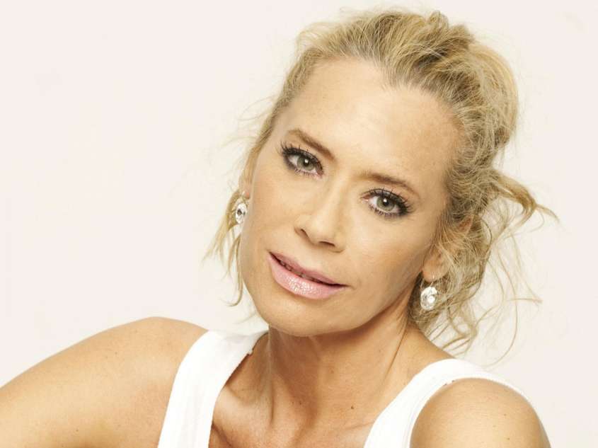 IL TERZO INDIZIO: STASERA IL DEBUTTO DI BARBARA DE ROSSI SU RETE4