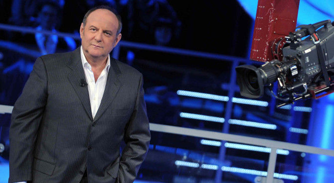 CANALE 5: LA GARA CANORA DI BONOLIS SLITTA A GENNAIO. SUBENTRANO I MARMOCCHI DI SCOTTI?