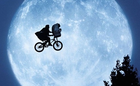 PROGRAMMI TV DI STASERA, VENERDÌ 30 DICEMBRE 2016. SU ITALIA 1 “E.T. – L’EXTRATERRESTRE”