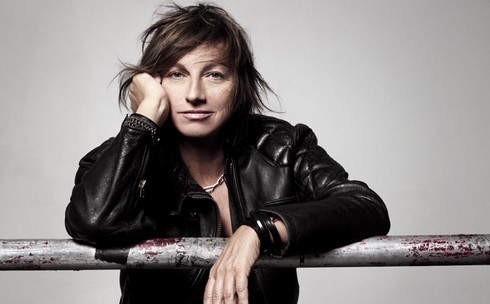 PROGRAMMI TV DI STASERA, VENERDÌ 23 DICEMBRE 2016. SU ITALIA 1 IL CONCERTO DI GIANNA NANNINI ALL’OPEN AIR THEATRE DI MILANO