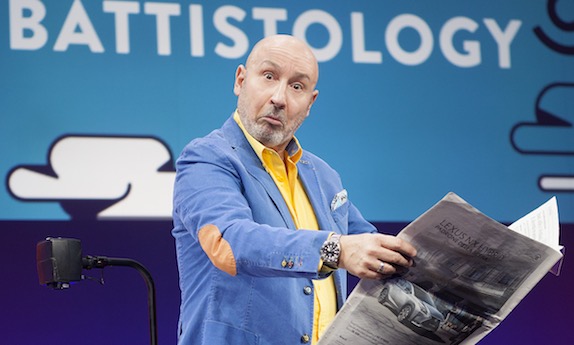 BATTISTOLOGY: MAURIZIO BATTISTA TOCCA CON MANO LA SUA COMICITA’