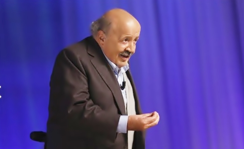 PROGRAMMI TV DI STASERA, DOMENICA 4 DICEMBRE 2016. BETTARINI, LUXURIA, E PLATINETTE TRA GLI OSPITI DEL MAURIZIO COSTANZO SHOW