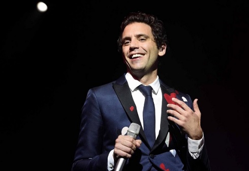 PROGRAMMI TV DI STASERA, MARTEDÌ 27 DICEMBRE 2016. SU RAI2 IL CONCERTO DI MIKA A PARIGI