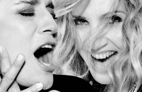 PROGRAMMI TV DI STASERA, VENERDÌ 2 DICEMBRE 2016. TANTO CINEMA CONTRO IL TEMUTO DUO PARISI-CUCCARINI