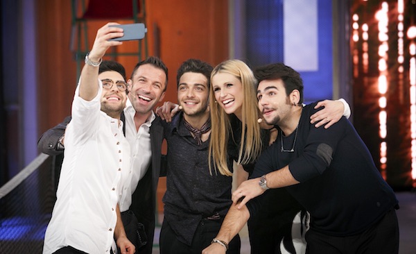 HOUSE PARTY: PORTE APERTE A CASA HUNZIKER-VOLO. ECCO GLI OSPITI E COSA FARANNO (FOTO)