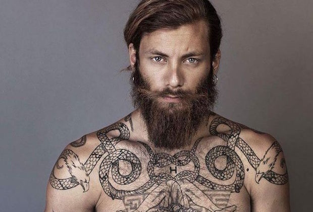 ISOLA DEI FAMOSI 2017, L’EX FIDANZATA ACCUSA IL NAUFRAGO ANDREA MARCACCINI: “L’HO DENUNCIATO PER VIOLENZA E LESIONI”