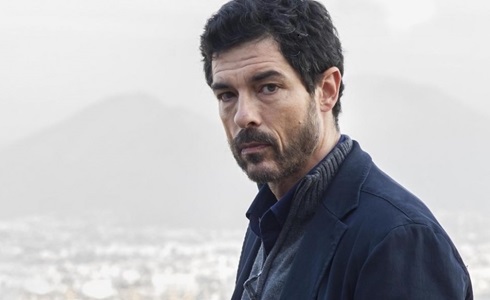 I BASTARDI DI PIZZOFALCONE: ALESSANDRO GASSMAN TORNA SU RAI1 NELLA SERIE TRATTA DAI ROMANZI DI MAURIZIO DE GIOVANNI