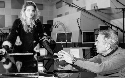 FESTIVAL DI SANREMO 2017, SERATA COVER: CHIARA SARA’ ACCOMPAGNATA DA MAURO PAGANI. ECCO GLI ALTRI DUETTI