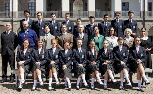 PROGRAMMI TV DI STASERA, LUNEDÌ 23 GENNAIO 2017. SU RAI2 ULTIMO APPUNTAMENTO CON IL COLLEGIO