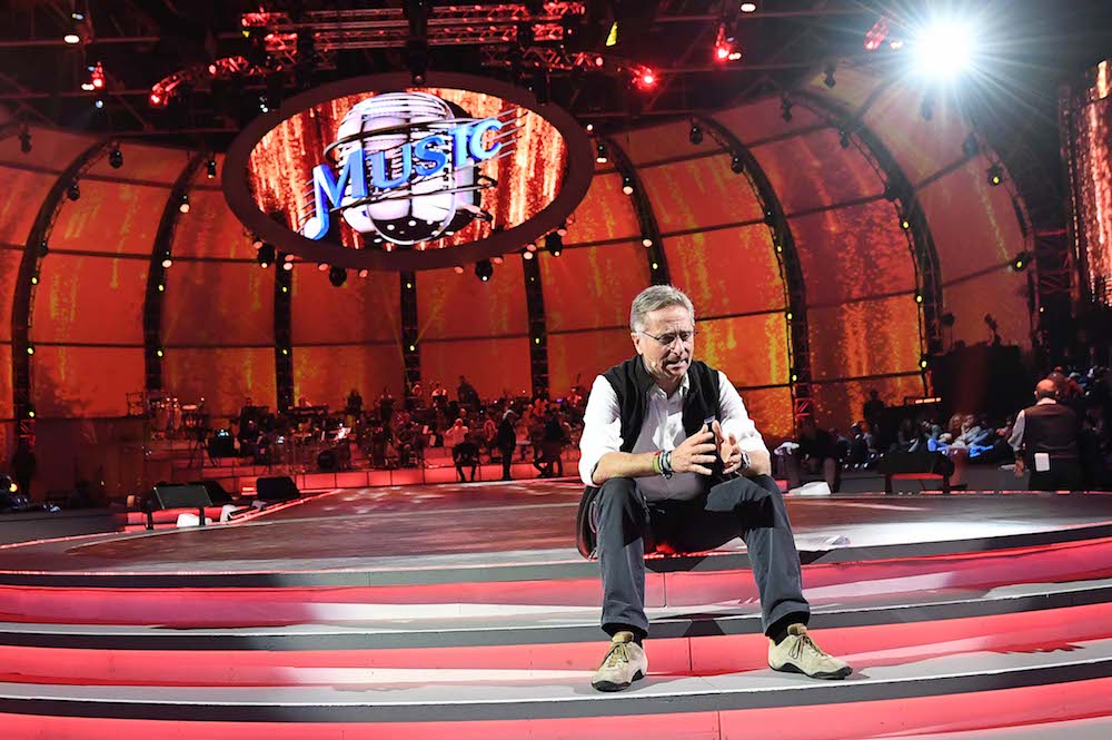 MUSIC: LO SHOW DI BONOLIS PER SCOPRIRE SU CANALE 5 GLI IDOLI DEI NOSTRI IDOLI. ECCO OSPITI, BRANI E ANTICIPAZIONI