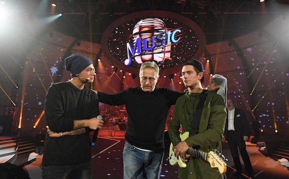 BONOLIS: “PER ORA E’ MUSIC IL MIO SANREMO”. SCHERI APRE UNO SPIRAGLIO PER IL RITORNO DE IL SENSO DELLA VITA