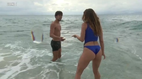 ISOLA 2017, GIORNO 1 | SAMANTHA DE GRENET CONTRO LA CALDONAZZO: “NON ME FA IL GESTO DELLA PAZZA PERCHE’ TI CI SPEDISCO”