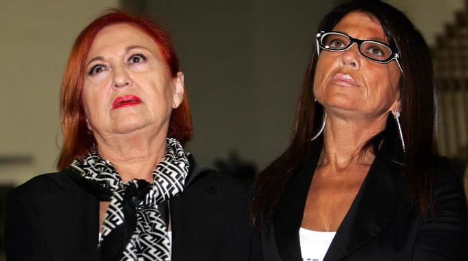 PERCHE’ WANNA MARCHI E STEFANIA NOBILE L’ISOLA DEI FAMOSI DOVREBBERO GUARDARSELA DA CASA!