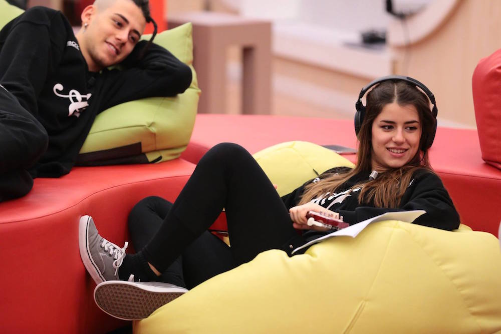 Amici 2017, daytime 27 febbraio. Natalia Titova conforta Vittoria, giudicata in sovrappeso dalla Celentano