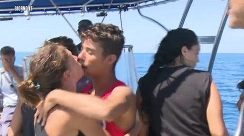 Isola dei Famosi 2017, giorno 17 | Moreno e Malena si baciano. Pace (o tregua?) tra Raz Degan e Ceccherini
