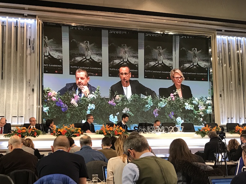 FESTIVAL DI SANREMO 2017, LA CONFERENZA STAMPA DELLA TERZA SERATA IN DIRETTA SU DM