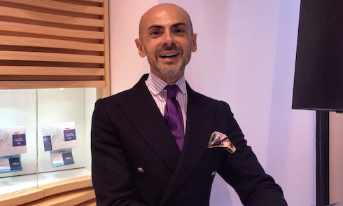 SANREMO 2017, I LOOK COMMENTATI DA ENZO MICCIO PER DM (VIDEO). COMELLO REGINA DEI MOSCHETTIERI, PAOLA TURCI DAVVERO FIGA