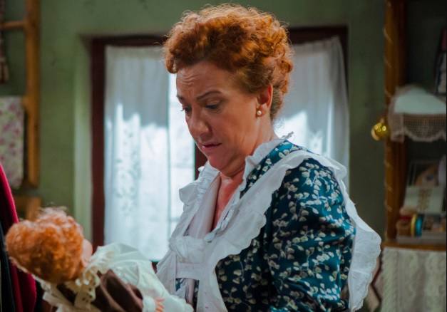 Il Segreto: Dolores riceve un regalo dalla Russia (anticipazioni)