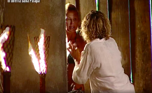 Isola dei Famosi 2017, per la Grimaldi spunta una ‘battaglia’. Luxuria stuzzica il coming out, Eva glissa.