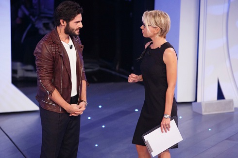 CAVALLI DI BATTAGLIA VS C’E’ POSTA PER TE: RICCO PARTERRE DI OSPITI DA PROIETTI. CAYOGLU E ICARDI DALLA DE FILIPPI