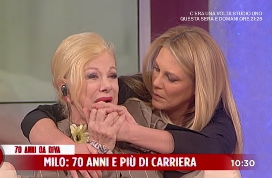 SANDRA MILO IN LACRIME A STORIE VERE: “VIRGINIA RAFFAELE SCIUPA LE DONNE”