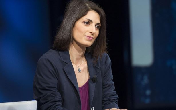 BERSAGLIO MOBILE, VIRGINIA RAGGI OSPITE IN PRIME TIME. ENRICO MENTANA: “NON SI DEVE DIMETTERE”