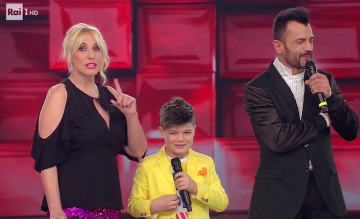 Ascolti Tv | Venerdì 17 febbraio 2017. Standing Ovation parte dal 18.7%, Amore Pensaci Tu si ferma al 12.2%